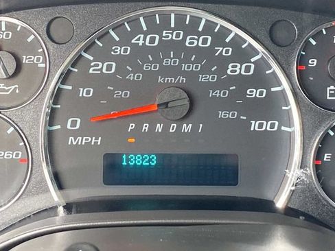 Used 2025 Chevrolet Express 2500 w/ Driver Convenience Package RWD image 21