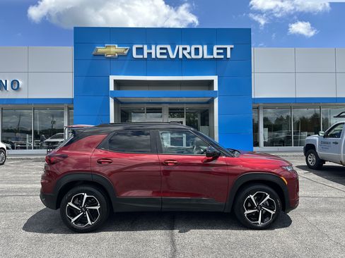 Certified 2023 Chevrolet TrailBlazer RS w/ Sun and Liftgate Package AWD/4WD image 1