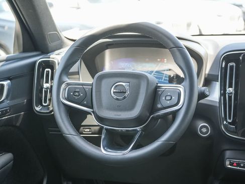 Used 2024 Volvo XC40 B5 Core AWD/4WD image 15