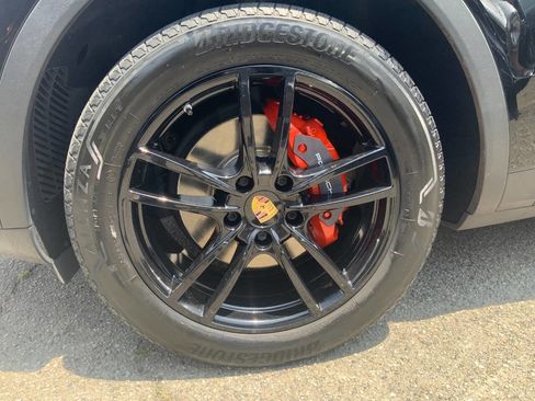Used 2019 Porsche Cayenne AWD/4WD image 4