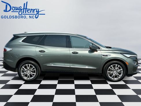 Used 2024 Buick Enclave Essence w/ Experience Buick Package FWD image 6