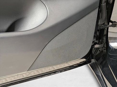 Used 2022 Tesla Model Y Performance image 13