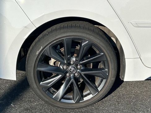 Used 2024 Toyota Corolla SE FWD image 9