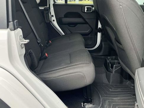 Used 2022 Jeep Wrangler Unlimited Sahara w/ Cold Weather Group image 21