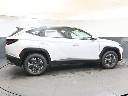 New 2026 Hyundai Tucson Blue SE image 6