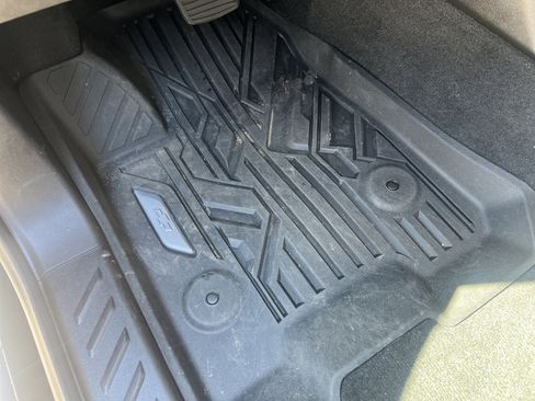 Used 2024 Chevrolet Colorado Z71 w/ Z71 Convenience Package 2 image 17