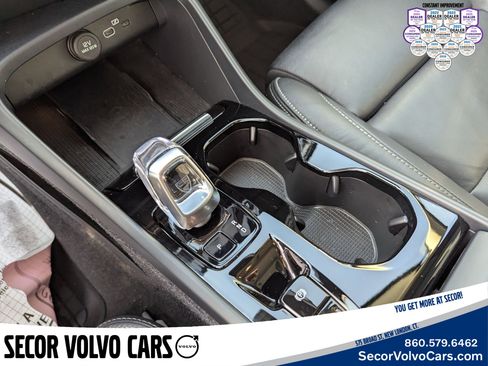 Certified 2024 Volvo XC40 B5 Ultimate w/ Climate Package image 15