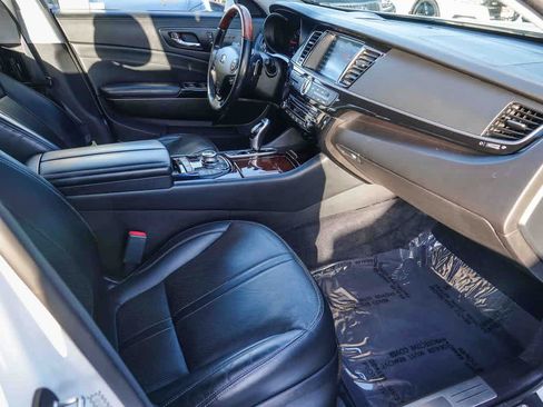Used 2017 Kia K900 Luxury image 12