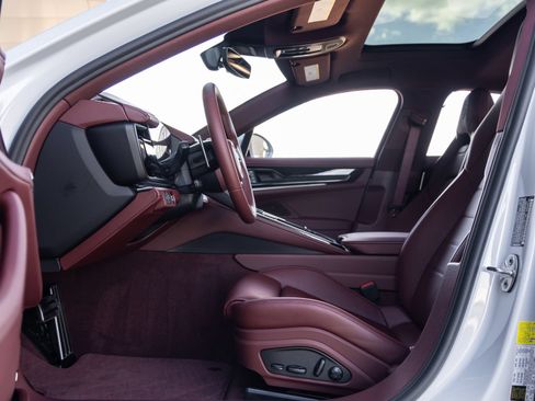 Certified 2026 Porsche Panamera RWD image 27