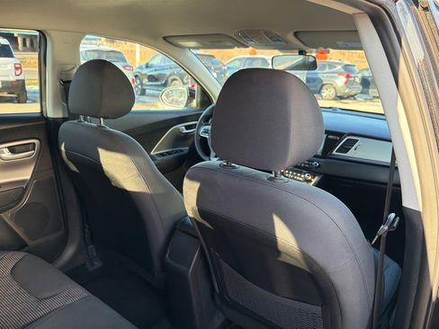 Used 2019 Kia Niro LX image 24