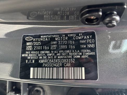 Certified 2025 Hyundai Venue Limited image 35