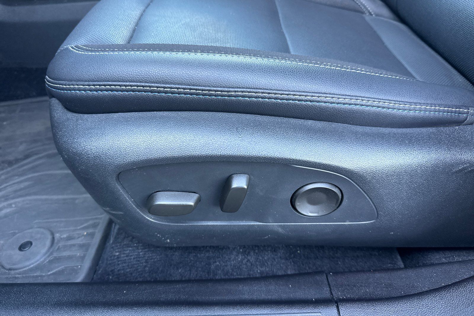 Used 2024 Chevrolet Equinox EV LT w/ LPO, All-Weather Mat Package FWD image 14