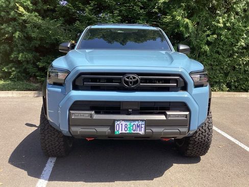 Used 2025 Toyota 4Runner 4WD image 18