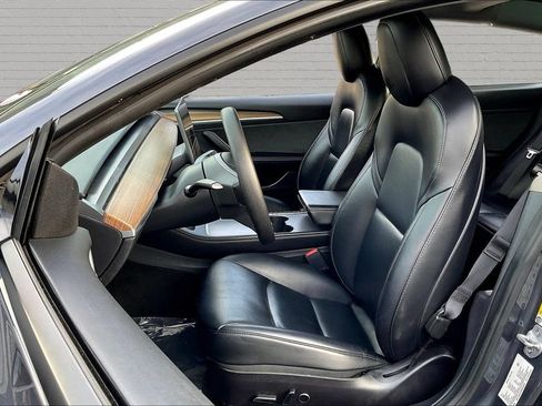 Used 2022 Tesla Model 3 Standard Range RWD image 17