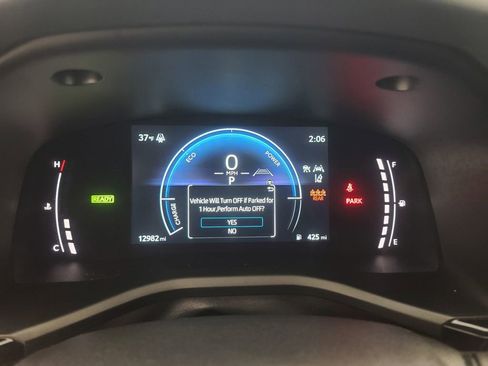 Used 2025 Toyota Camry SE image 27