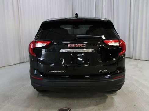 Used 2022 GMC Terrain SLE image 27