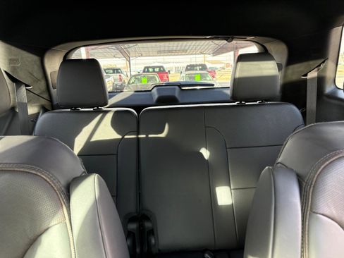 Used 2023 Chevrolet Traverse High Country image 28