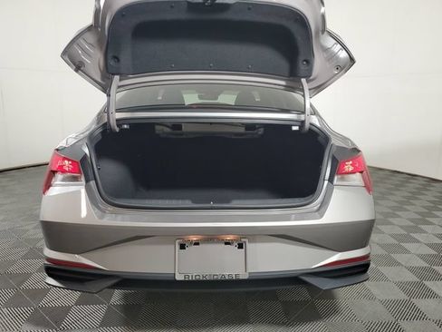 Used 2023 Hyundai Elantra SEL FWD image 7