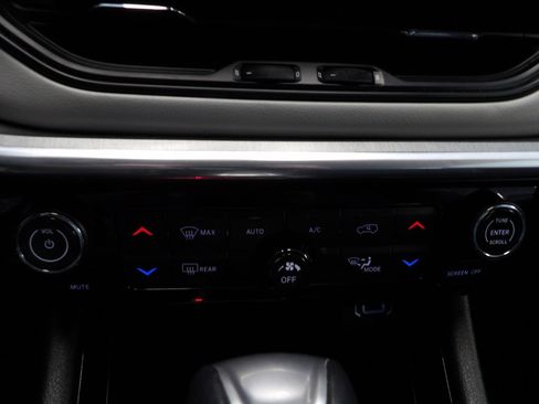 Used 2023 Jeep Compass Limited image 33