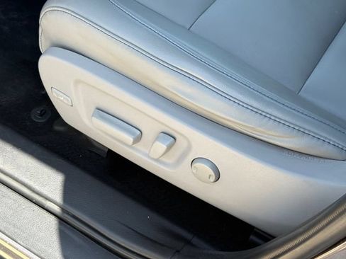 Used 2019 Toyota Highlander XLE AWD/4WD image 15