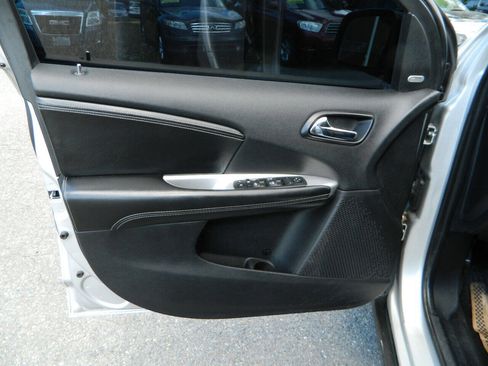 Used 2013 Dodge Journey R/T image 20