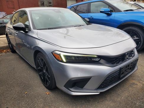 Used 2022 Honda Civic Sport image 3