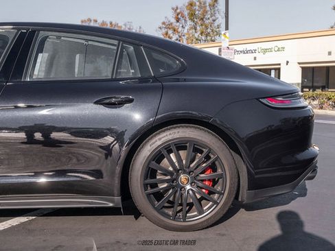 Used 2023 Porsche Panamera GTS image 5