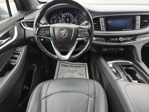 Used 2024 Buick Enclave Premium image 23