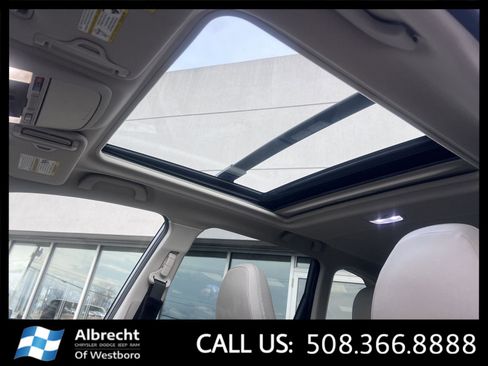 Used 2023 Subaru Forester Limited image 31