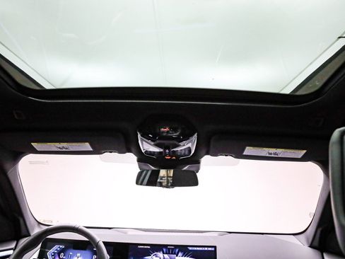 Used 2025 BMW X3 xDrive30i w/ M Sport Package image 17