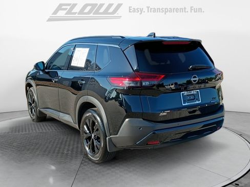 Used 2023 Nissan Rogue SV w/ SV Premium B Package FWD image 5