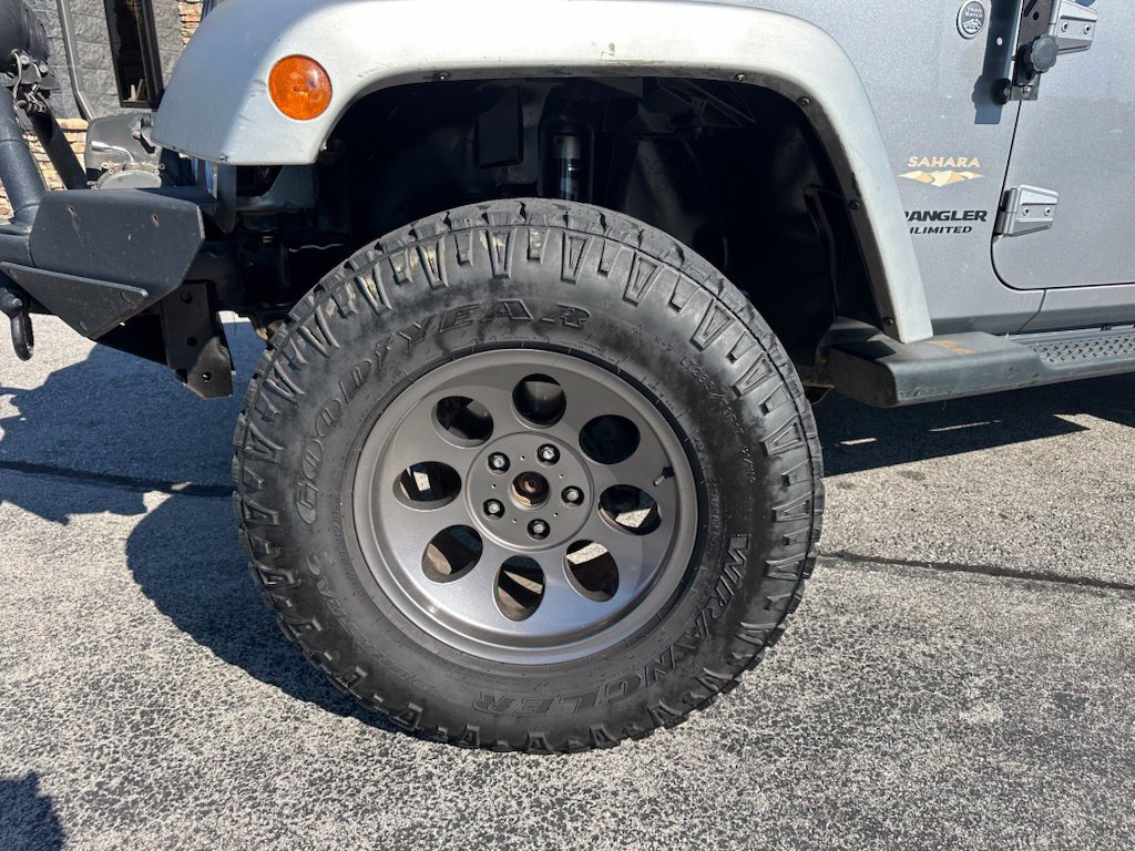 Used 2014 Jeep Wrangler Unlimited Sahara w/ Connectivity Group AWD/4WD image 34