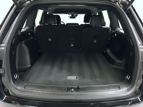 Used 2024 Jeep Grand Cherokee Limited w/ Black Appearance Package image 21