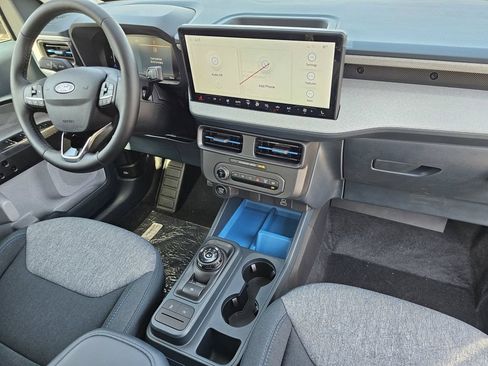 New 2026 Ford Maverick XLT w/ XLT Luxury Package FWD image 9