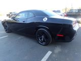 Used 2016 Dodge Challenger SXT image 5