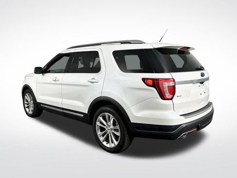 Used 2018 Ford Explorer XLT w/ Equipment Group 202A FWD image 6