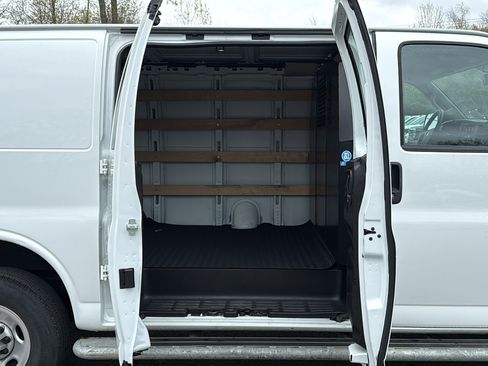 Used 2024 Chevrolet Express 2500 w/ Driver Convenience Package RWD image 23