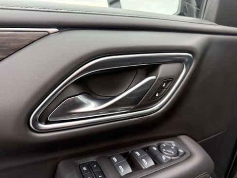 Used 2024 Chevrolet Tahoe Z71 w/ Luxury Package image 21