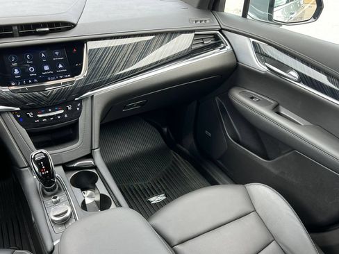 Certified 2024 Cadillac XT6 Premium Luxury w/ Technology Package AWD/4WD image 36