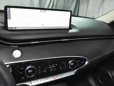 Used 2025 Genesis GV70 2.5T w/ Select Package image 38