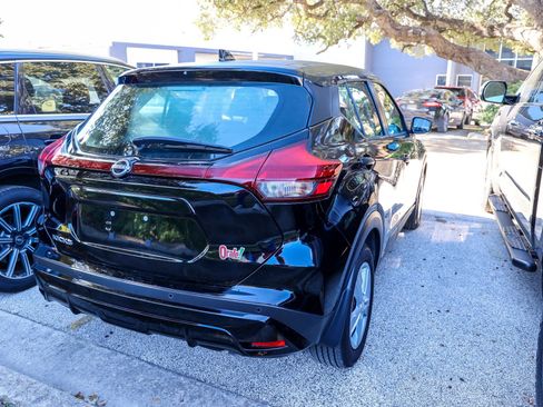 Used 2025 Nissan Kicks Play S image 8