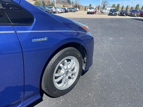 Used 2018 Toyota Prius Two w/ Prius Two Safety Plus Package image 4