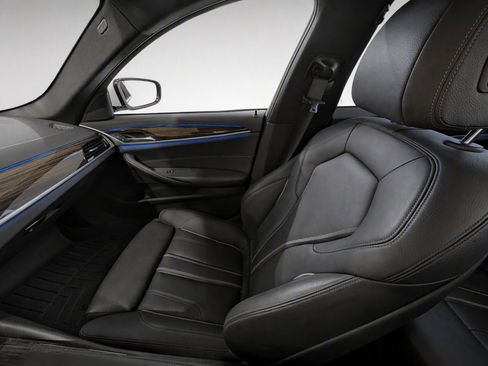 Used 2019 BMW 540i w/ Premium Package RWD image 14