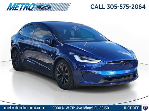 Used 2022 Tesla Model X Plaid image 1