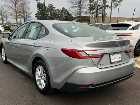 Used 2025 Toyota Camry LE image 8