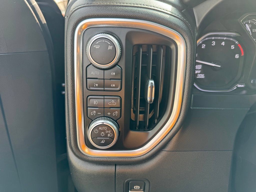 Used 2019 GMC Sierra 1500 SLT w/ SLT Convenience Package AWD/4WD image 22