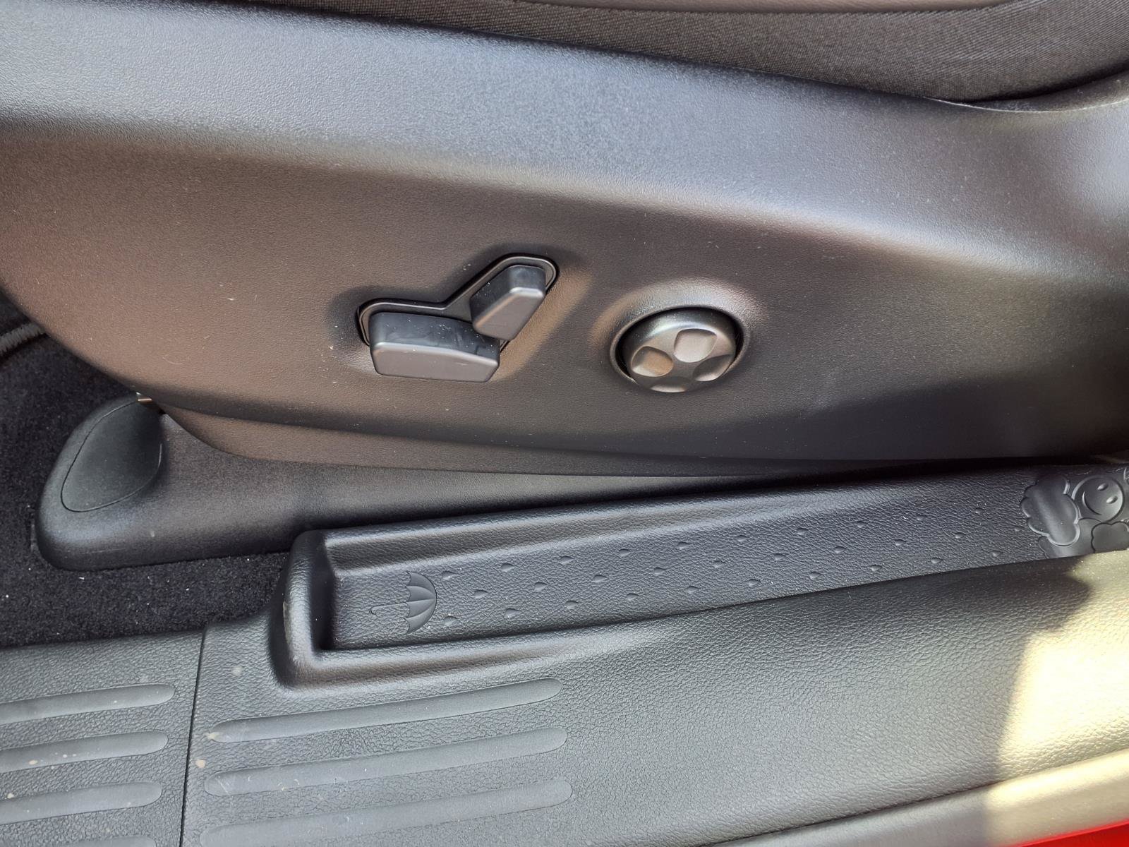 New 2027 Chrysler Pacifica Select FWD image 19