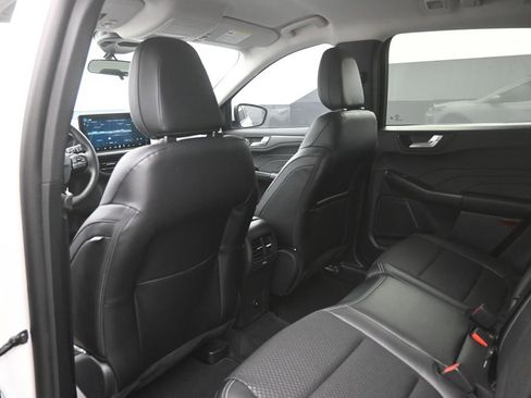 New 2025 Ford Escape SE image 23