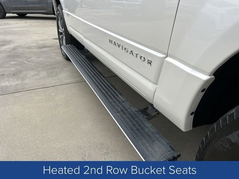 Used 2017 Lincoln Navigator Select image 10