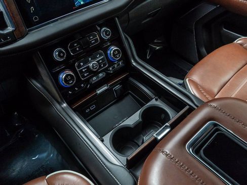 Used 2024 GMC Yukon XL Denali Ultimate image 18